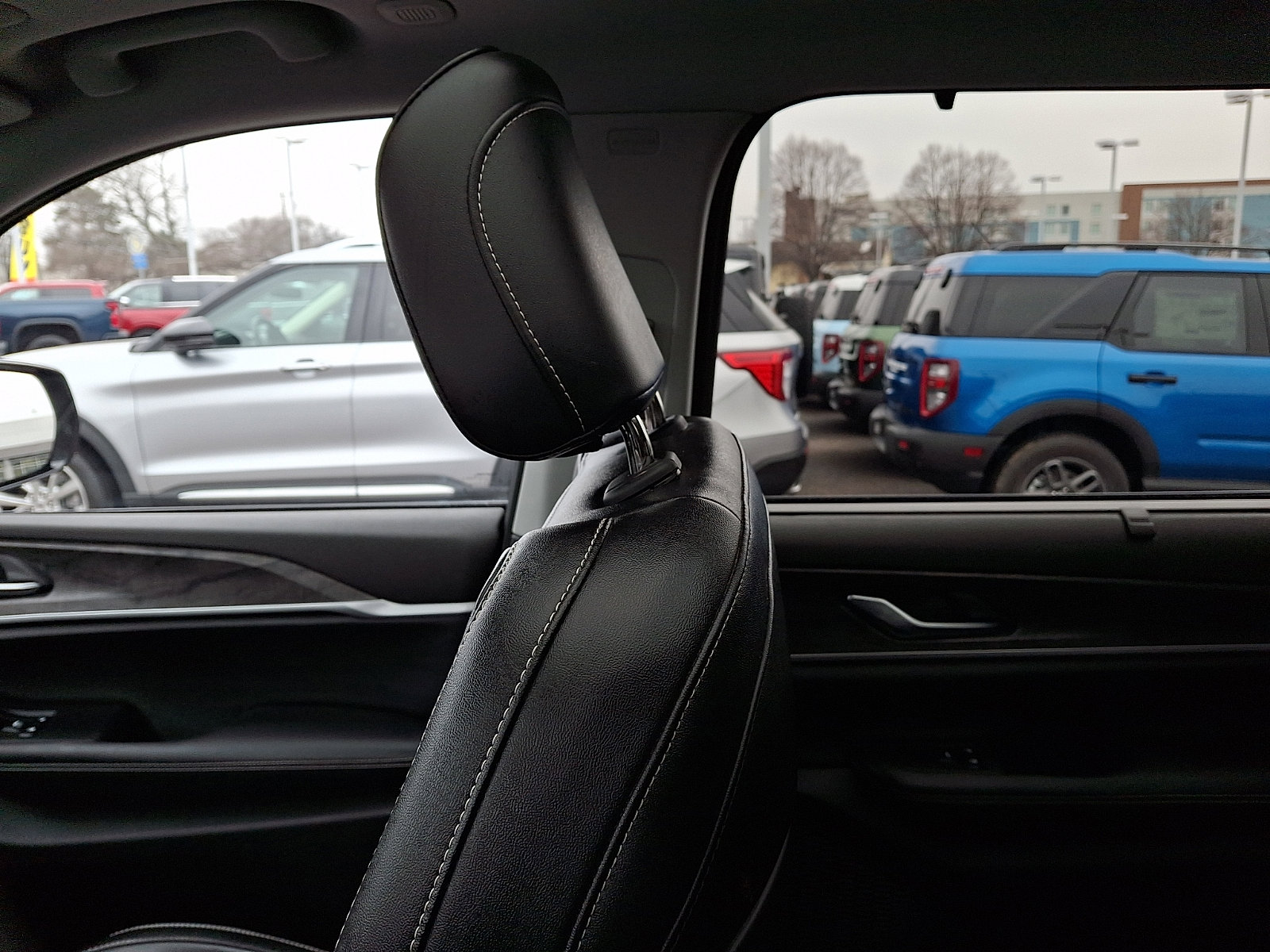 Used 2023 Jeep Grand Cherokee L Limited w/ Luxury Tech Group II image 17