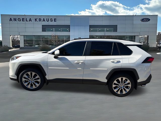 Used 2021 Toyota RAV4 XLE Premium AWD/4WD image 4