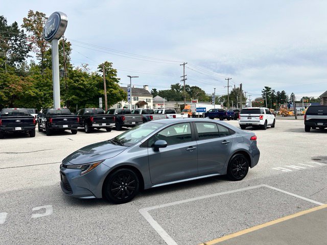 Used 2025 Toyota Corolla LE FWD image 7