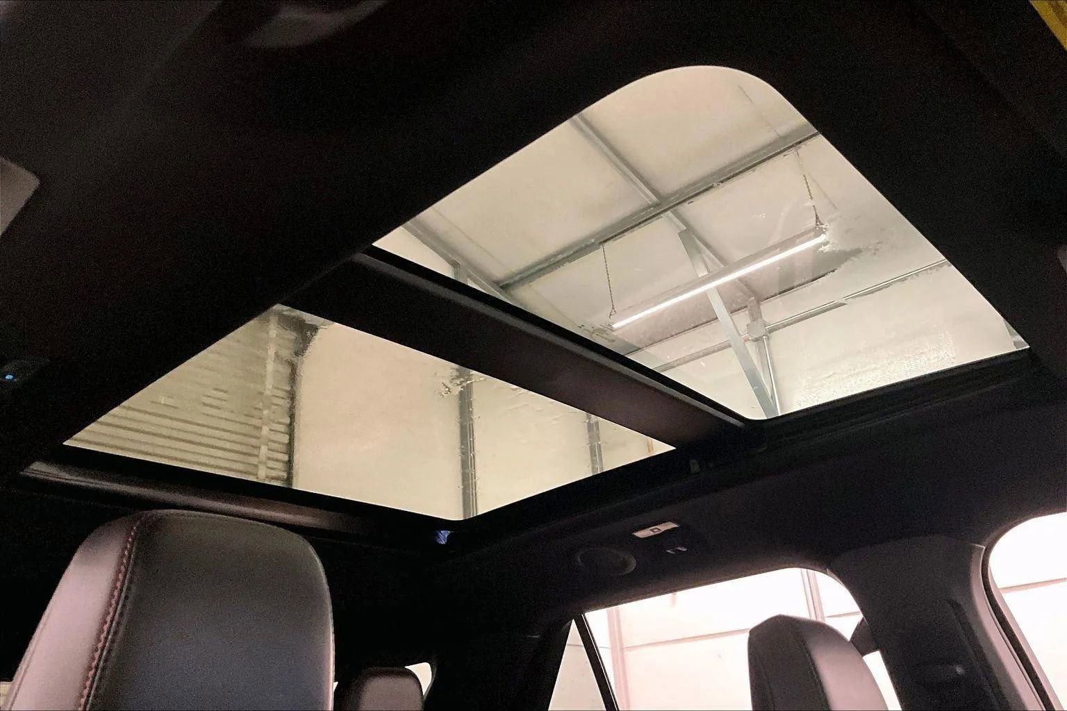 Certified 2025 Ford Explorer ST w/ Sun And Sound Package image 21