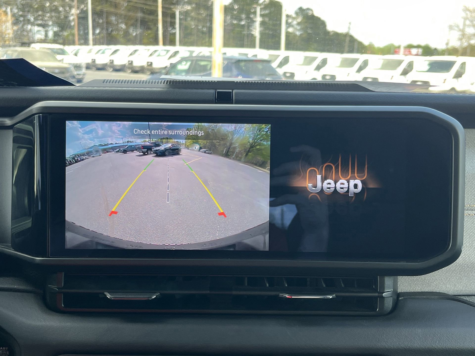 Used 2025 Jeep Wrangler Unlimited Sahara w/ Safety Group image 12