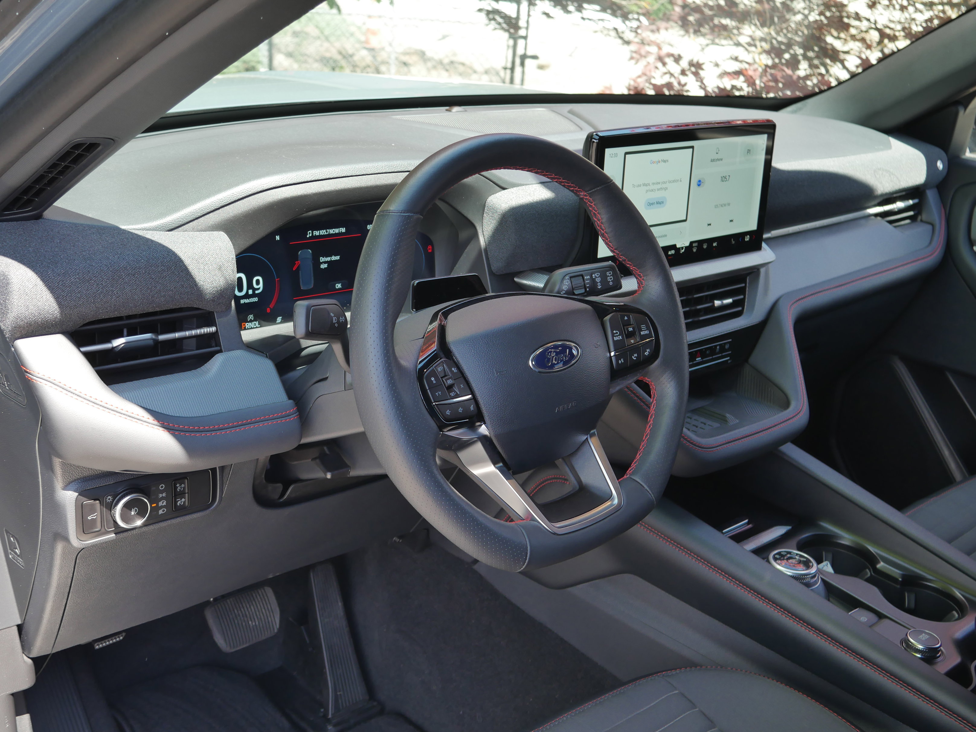 Certified 2025 Ford Explorer ST-Line w/ Premium Package AWD/4WD image 4