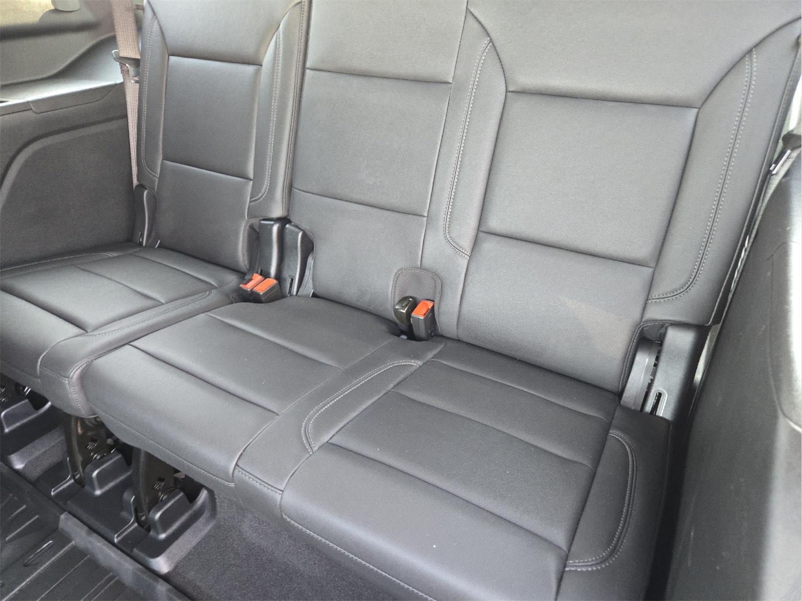 Used 2025 Chevrolet Tahoe Z71 w/ Comfort Package AWD/4WD image 29
