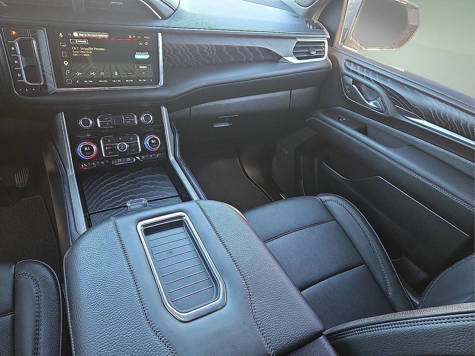 Used 2023 GMC Yukon Denali RWD image 13