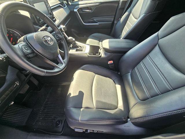 Used 2022 Toyota RAV4 XLE Premium image 16