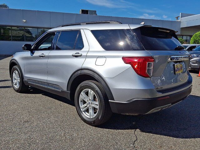 Certified 2023 Ford Explorer XLT w/ Equipment Group 202A AWD/4WD image 6
