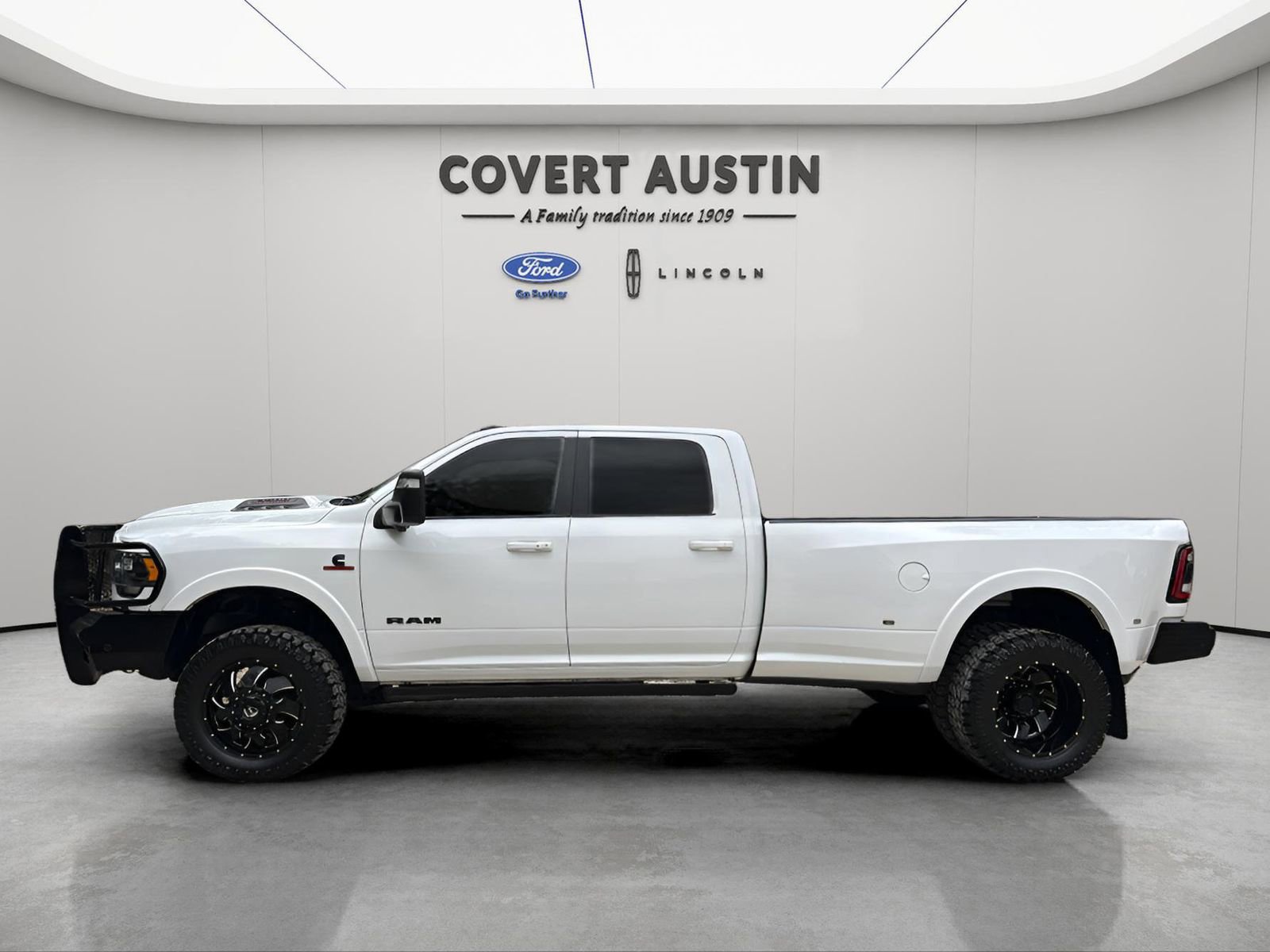 Used 2024 RAM 3500 Limited w/ Night Edition image 2