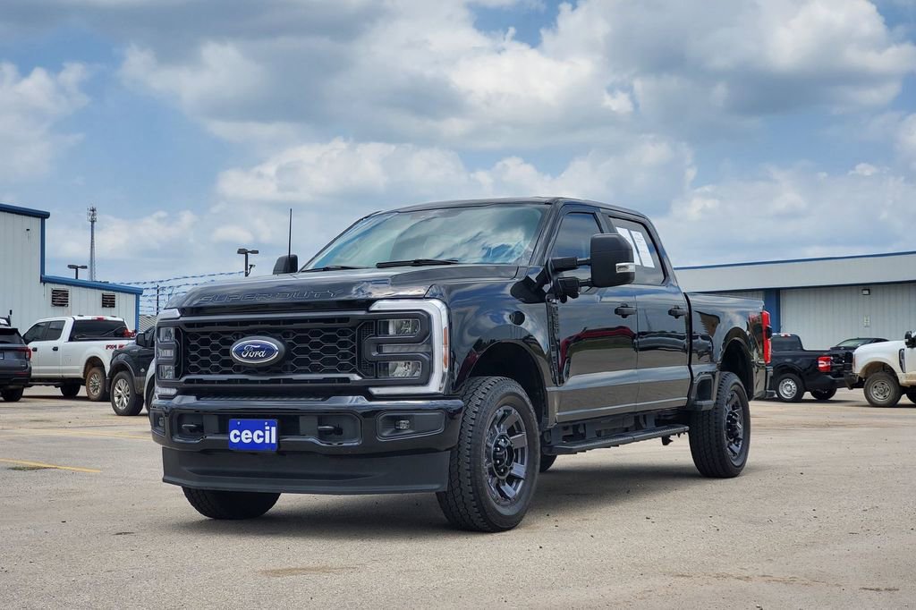 Certified 2024 Ford F250 XL w/ STX Appearance Package AWD/4WD image 2