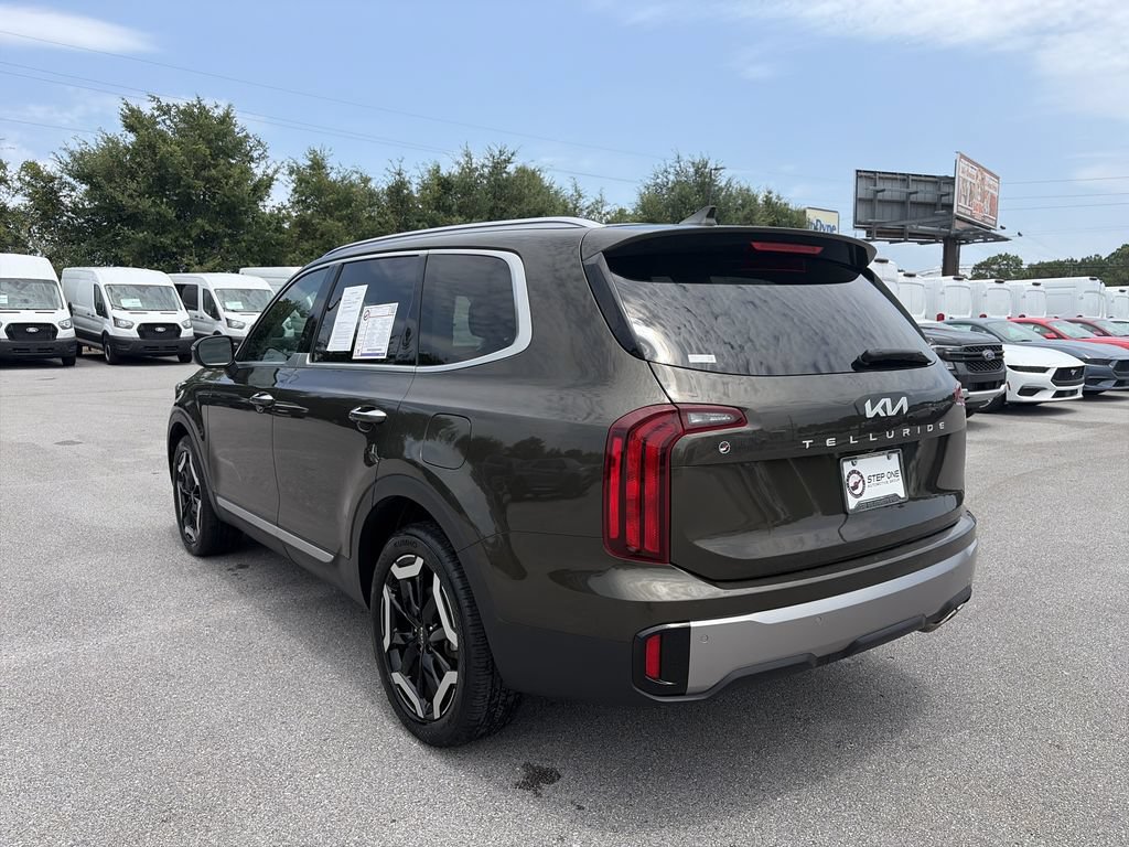Used 2025 Kia Telluride S FWD image 5