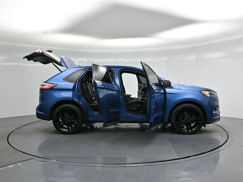 Certified 2019 Ford Edge ST w/ Equipment Group 401A AWD/4WD image 4