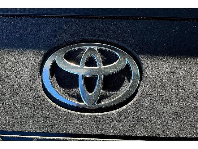 Used 2024 Toyota Highlander LE image 28