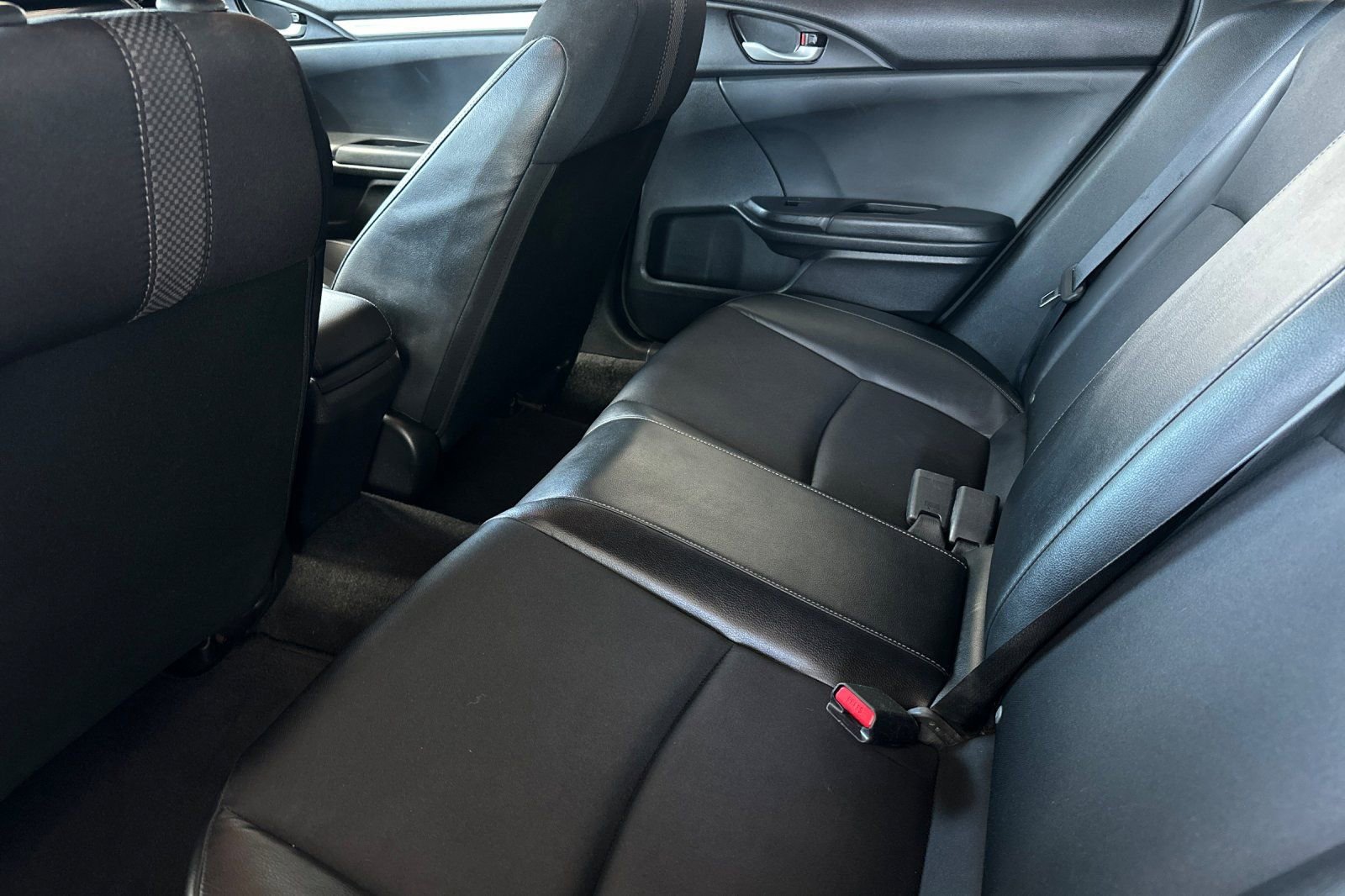 Used 2020 Honda Civic Sport image 11