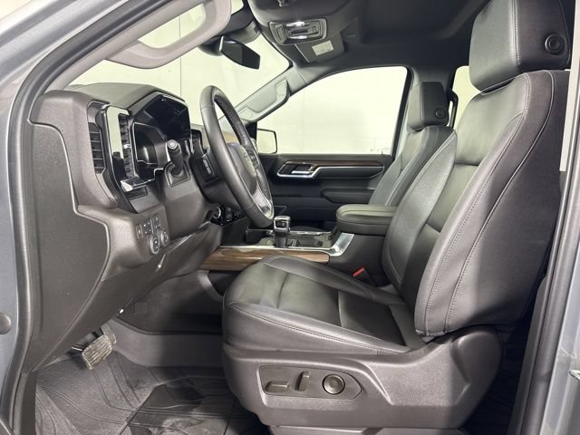 Used 2023 Chevrolet Silverado 1500 RST w/ True North Edition Plus AWD/4WD image 11