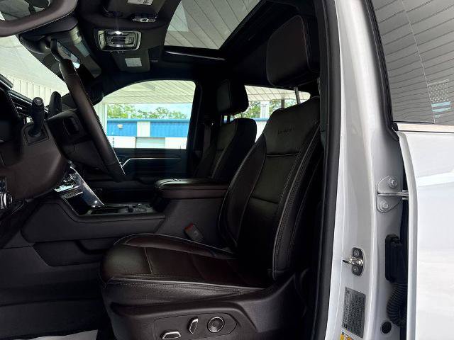Used 2024 GMC Sierra 3500 Denali w/ Denali Reserve Package AWD/4WD image 8