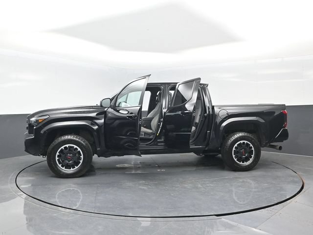 Used 2024 Toyota Tacoma SR5 AWD/4WD image 30