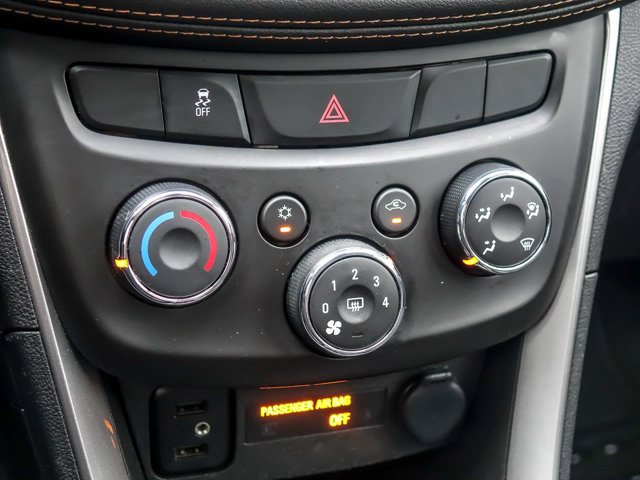 Used 2022 Chevrolet Trax LT w/ LT Convenience Package AWD/4WD image 21