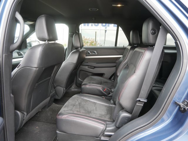 Certified 2018 Ford Explorer XLT w/ Equipment Group 202A AWD/4WD image 15