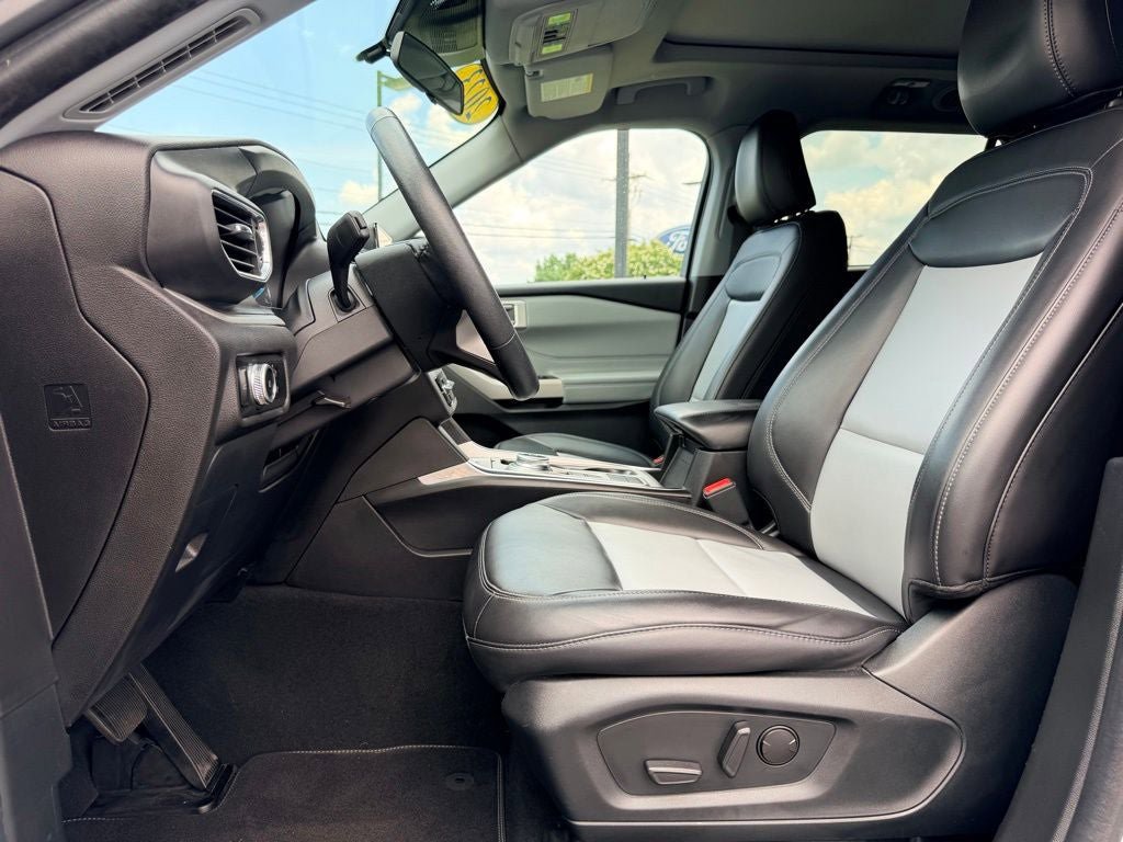 Certified 2023 Ford Explorer XLT w/ Equipment Group 202A RWD image 22