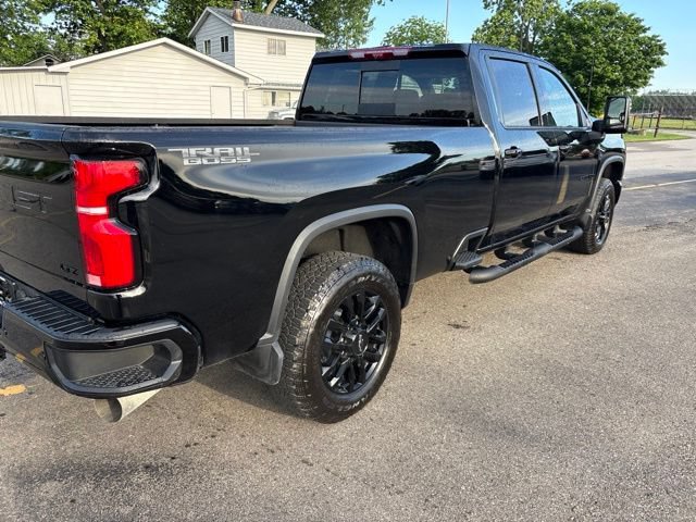 Used 2026 Chevrolet Silverado 2500 LTZ w/ LTZ Plus Package AWD/4WD image 3