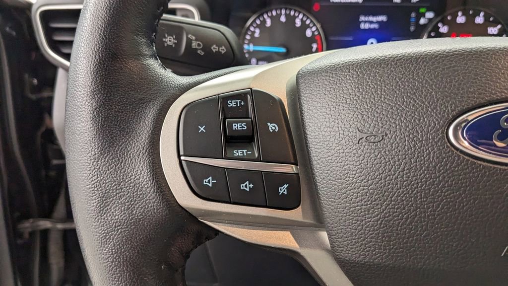 Certified 2022 Ford Explorer XLT w/ Equipment Group 202A image 32
