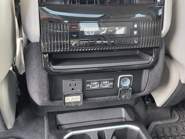 Used 2024 Jeep Wagoneer Series II w/ Premium Group I RWD image 20