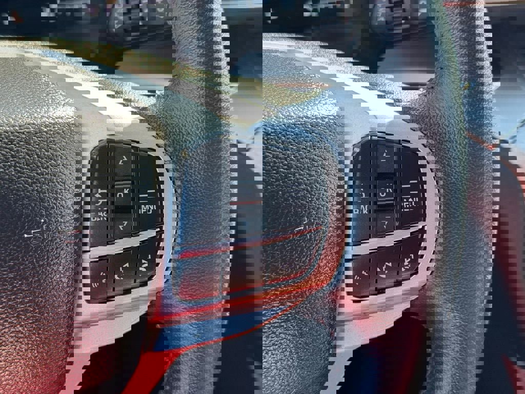 Certified 2022 Ford Explorer XLT w/ Equipment Group 202A image 31