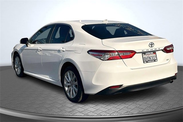 Used 2019 Toyota Camry LE image 2
