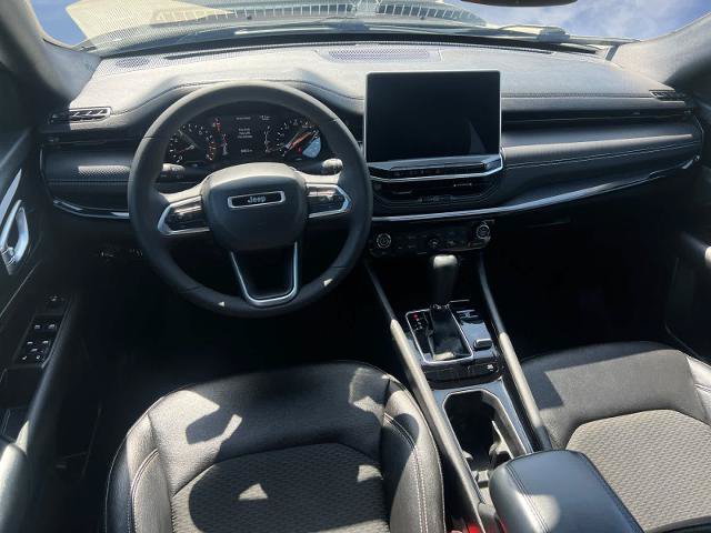 Used 2024 Jeep Compass Latitude w/ Convenience Group AWD/4WD image 13