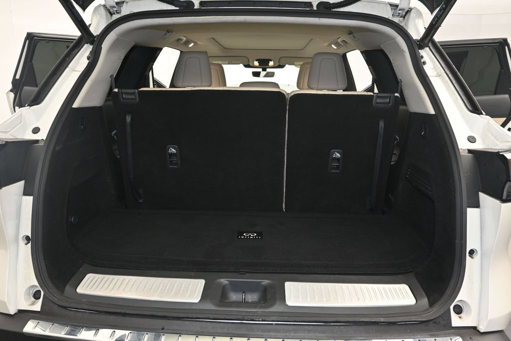 Used 2023 INFINITI QX60 Luxe w/ Performance Audio Package FWD image 11