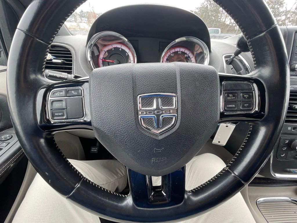 Used 2020 Dodge Grand Caravan SXT image 12