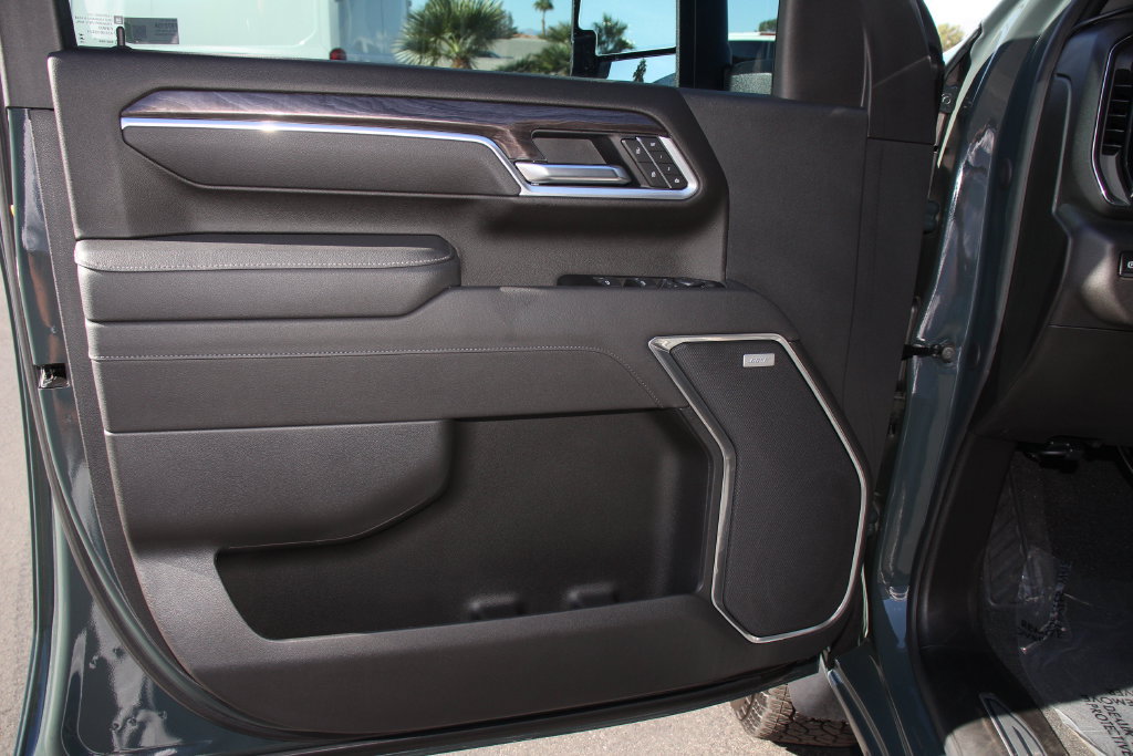 Used 2025 Chevrolet Silverado 2500 LTZ w/ LTZ Premium Package AWD/4WD image 22