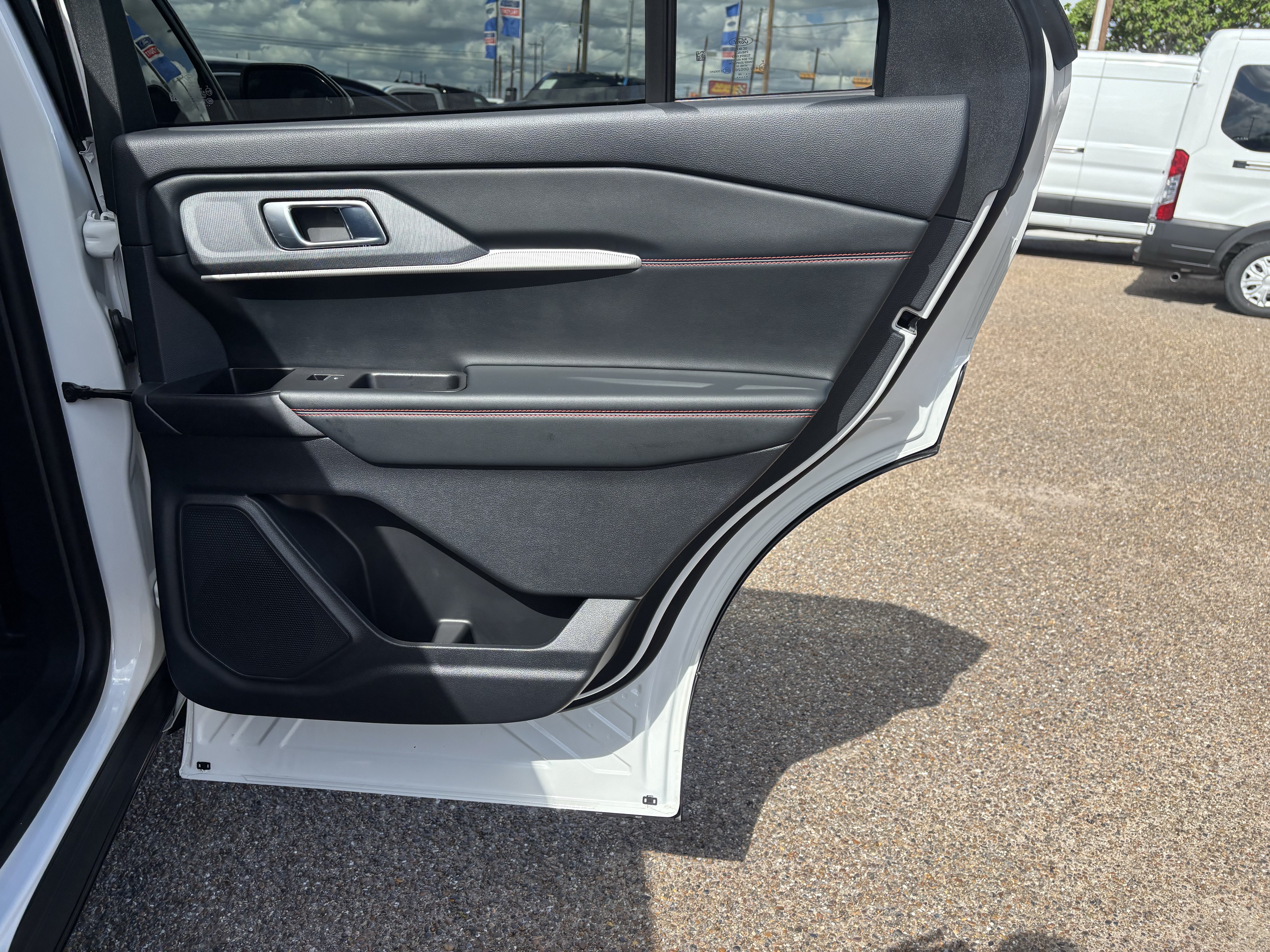 Certified 2026 Ford Explorer ST-Line w/ ST-Line Street Pack RWD image 21