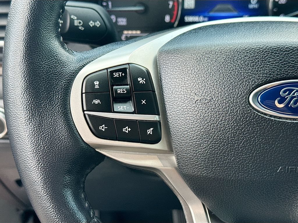 Certified 2022 Ford Explorer Limited w/ Equipment Group 301A RWD image 12