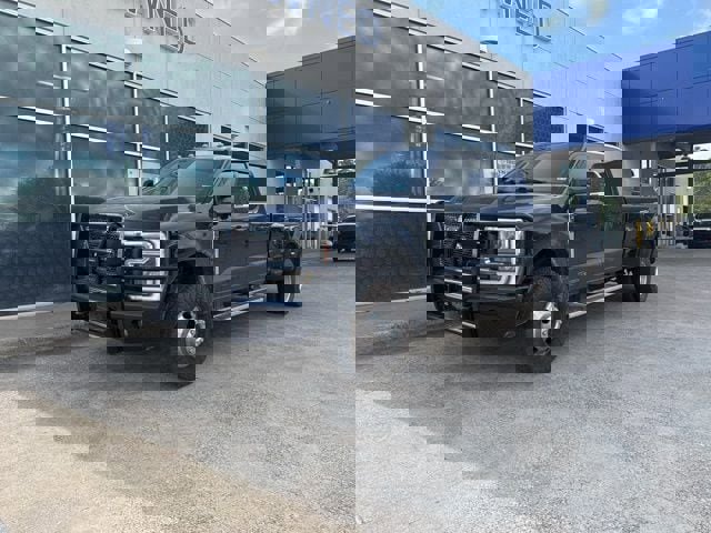 Certified 2024 Ford F350 Lariat w/ FX4 Off-Road Package image 4