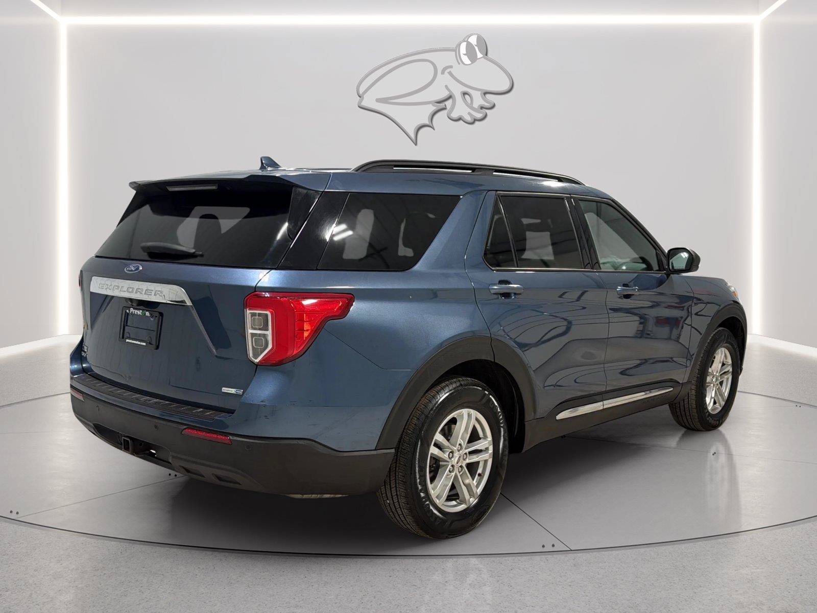 Certified 2020 Ford Explorer XLT w/ Comfort Package AWD/4WD image 5