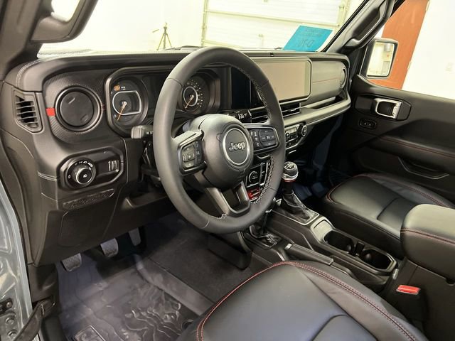 Used 2025 Jeep Wrangler Unlimited Rubicon AWD/4WD image 11