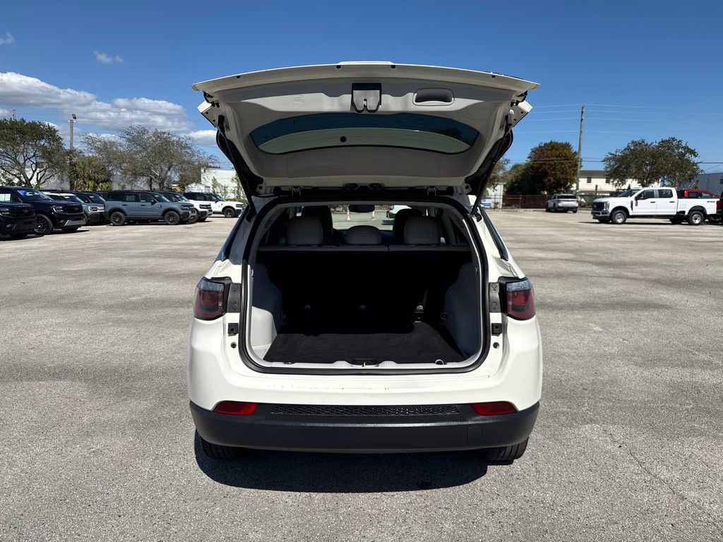 Used 2019 Jeep Compass Latitude image 26