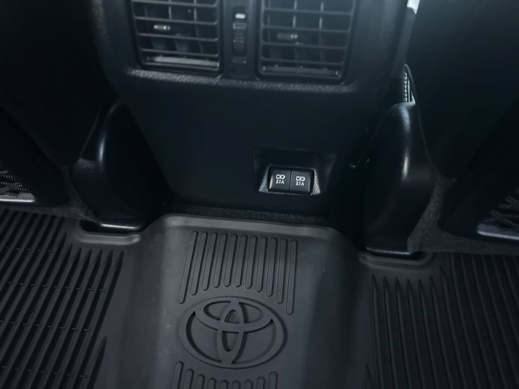 Used 2021 Toyota 4Runner Limited AWD/4WD image 26