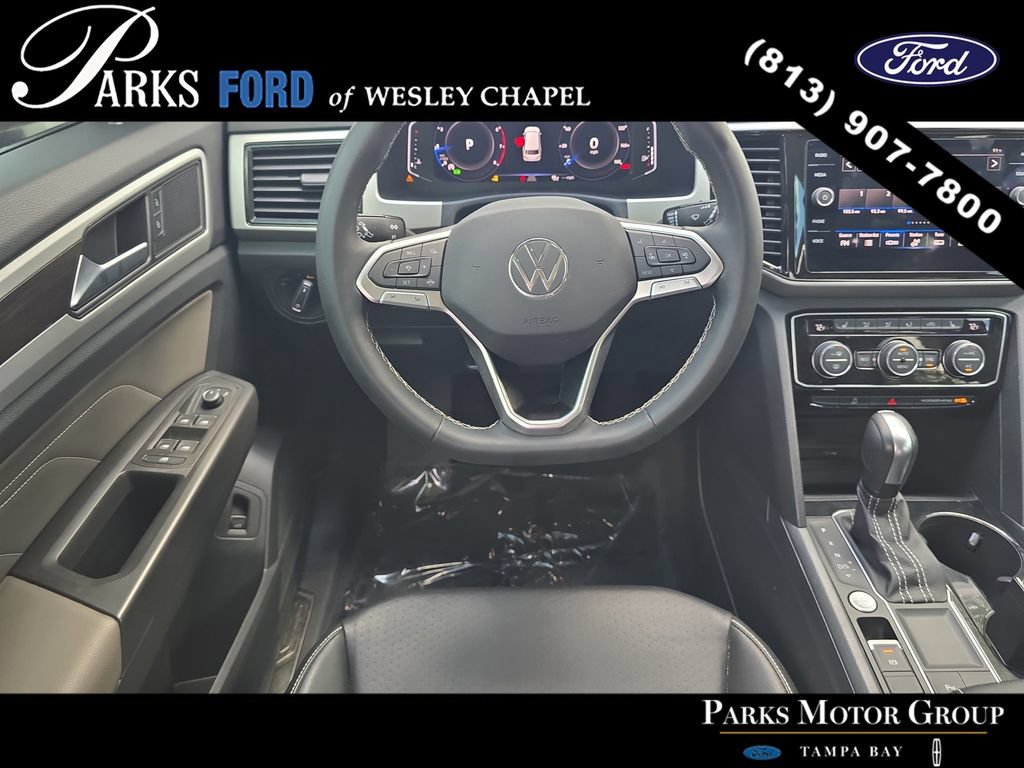 Used 2023 Volkswagen Atlas SE w/ Panoramic Sunroof Package FWD image 12