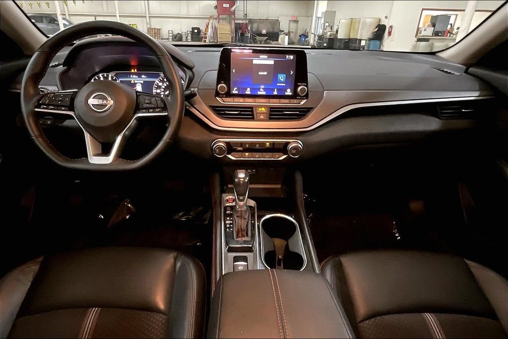 Used 2025 Nissan Altima 2.5 SR AWD/4WD image 14