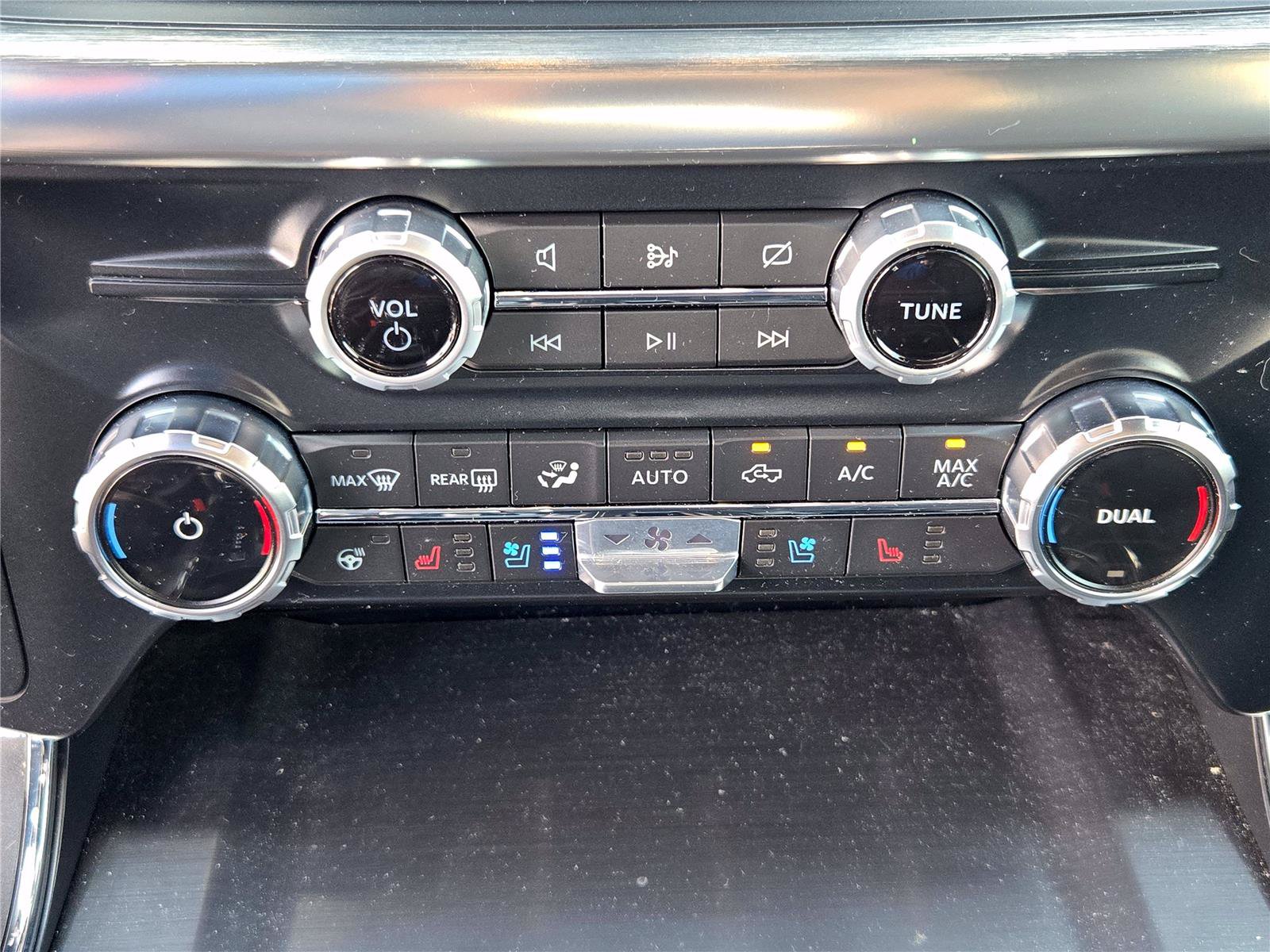 Certified 2022 Ford F150 Lariat w/ Equipment Group 502A High AWD/4WD image 17