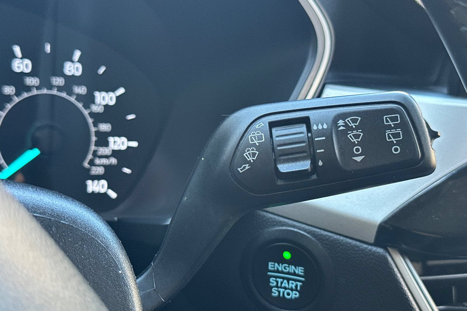 Certified 2022 Ford Escape SE w/ SE Sport Appearance Package FWD image 39