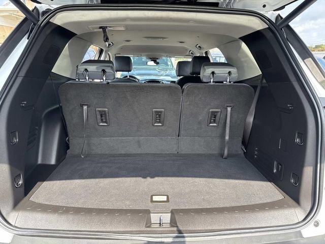 Used 2021 Chevrolet Traverse LT image 7