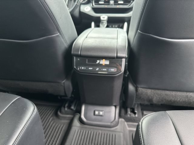 Used 2021 Toyota Highlander XSE FWD image 24
