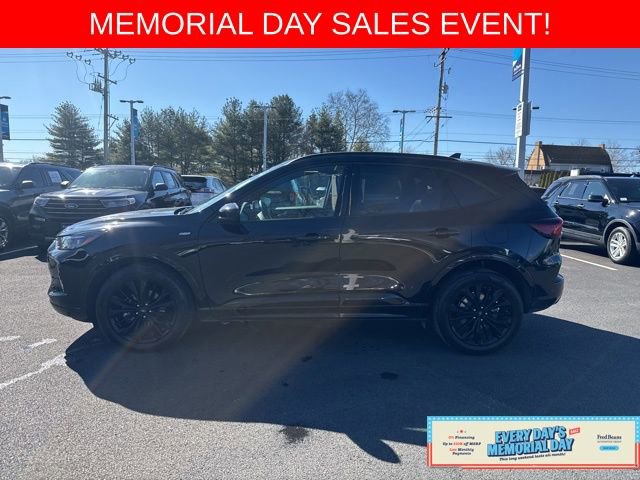 Certified 2023 Ford Escape ST-Line Elite AWD/4WD image 4