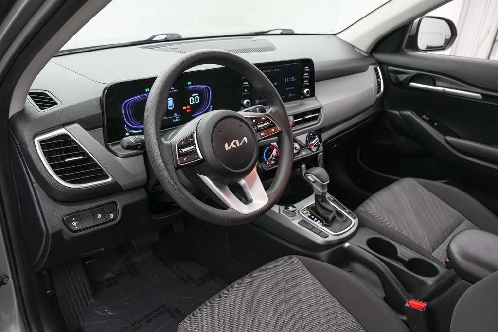Used 2026 Kia Seltos LX AWD/4WD image 12