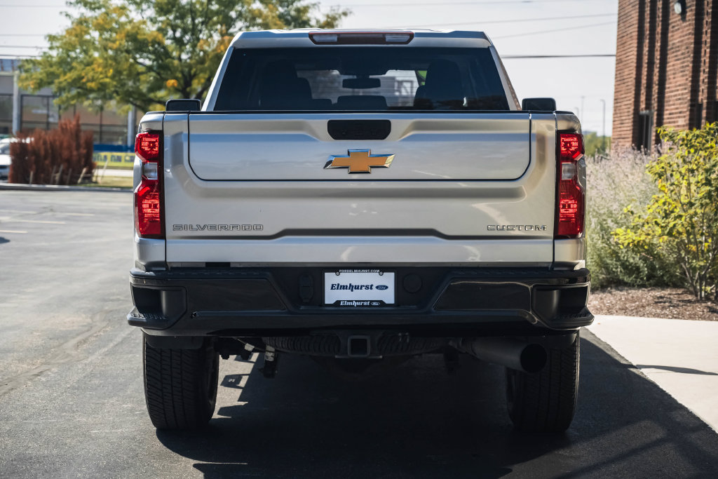 Used 2022 Chevrolet Silverado 2500 Custom w/ Custom Value Package AWD/4WD image 5