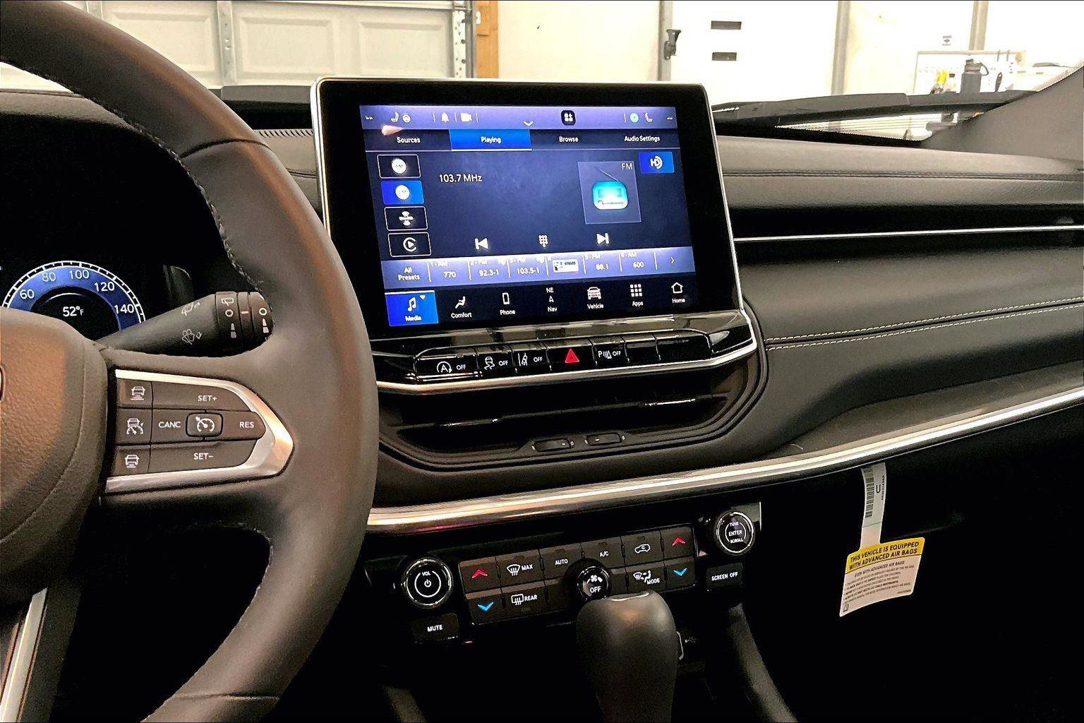 Used 2024 Jeep Compass Limited w/ High Altitude Package image 8