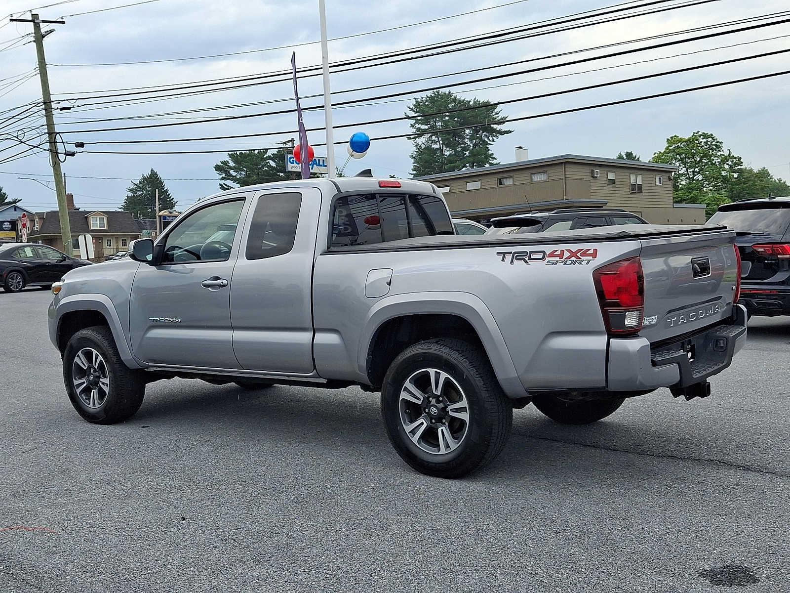 Used 2018 Toyota Tacoma TRD Sport AWD/4WD image 4