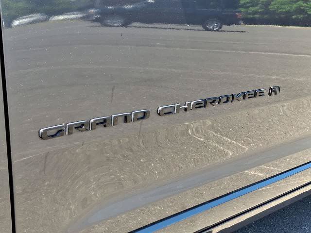 Used 2024 Jeep Grand Cherokee L Summit w/ Advanced Protech Group IV AWD/4WD image 28